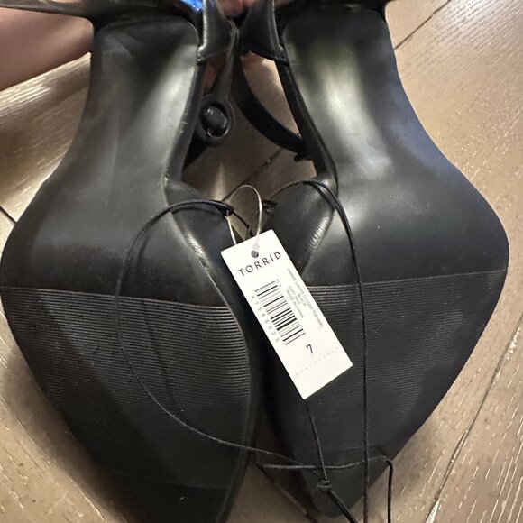 NWT Lucite Closed Toe Heel (WW) - Picture 4 of 5